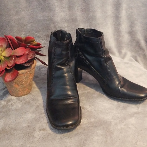 FRANCO SARTO Black Ankle Bootie - Picture 2 of 5